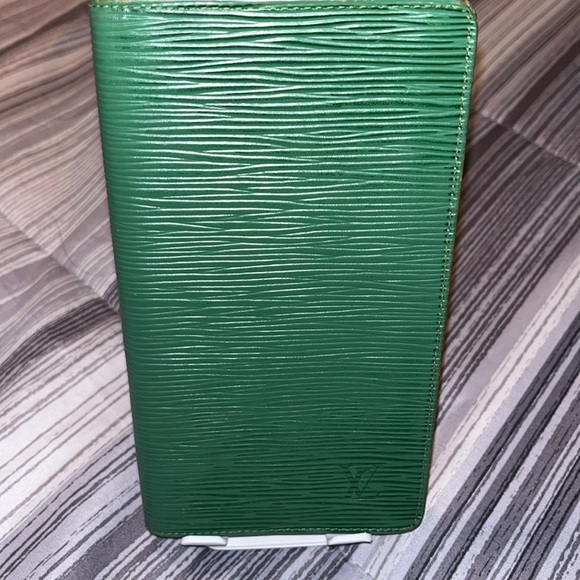 Louis Vuitton Vintage Epi Leather Checkbook Card Holder-EUC - Picture 1 of 9